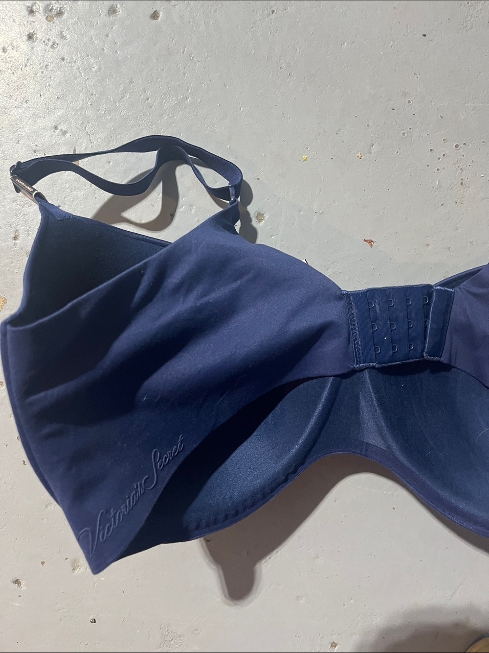Victorias Secret 38DD NWT  Smooth T-Shirt Bra - Women's Intimates - Picture 2 of 3